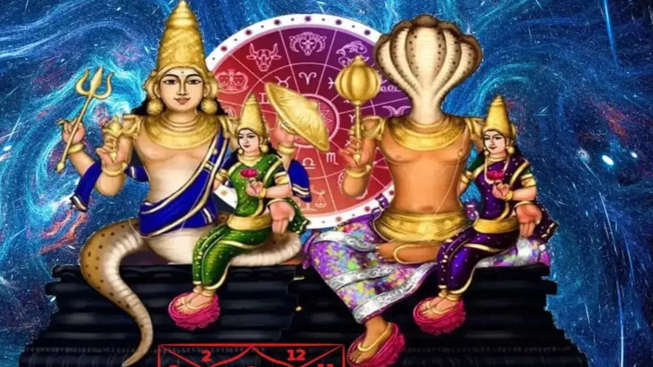 దుష్ట గ్రహాలు, నీచ గ్రహాలు అయిన, రాహు, కేతువులు రాబోయే సంవత్సరంలో తమ రాశులను మార్చుకోబోతున్నాయంట. ఇవి 2026వ సంవత్సరంలో, రాహు గ్రహం, మకర రాశిలోకి సంచారం చేయగా, కర్కాటక రాశిలోకి కేతు గ్రహం సంచారం చేయనుందంట. ఇవి డిసెంబర్ 5వ తేదీన సంచారం చేయగా, 18 నెలల పాటు అదే రాశిలో ఉండనున్నాయి, దీంతో మూడు రాశుల వారికి అద్భుతంగా ఉండబోతుందంట. ఇంతకీ ఆ రాశులు ఏవి అంటే?