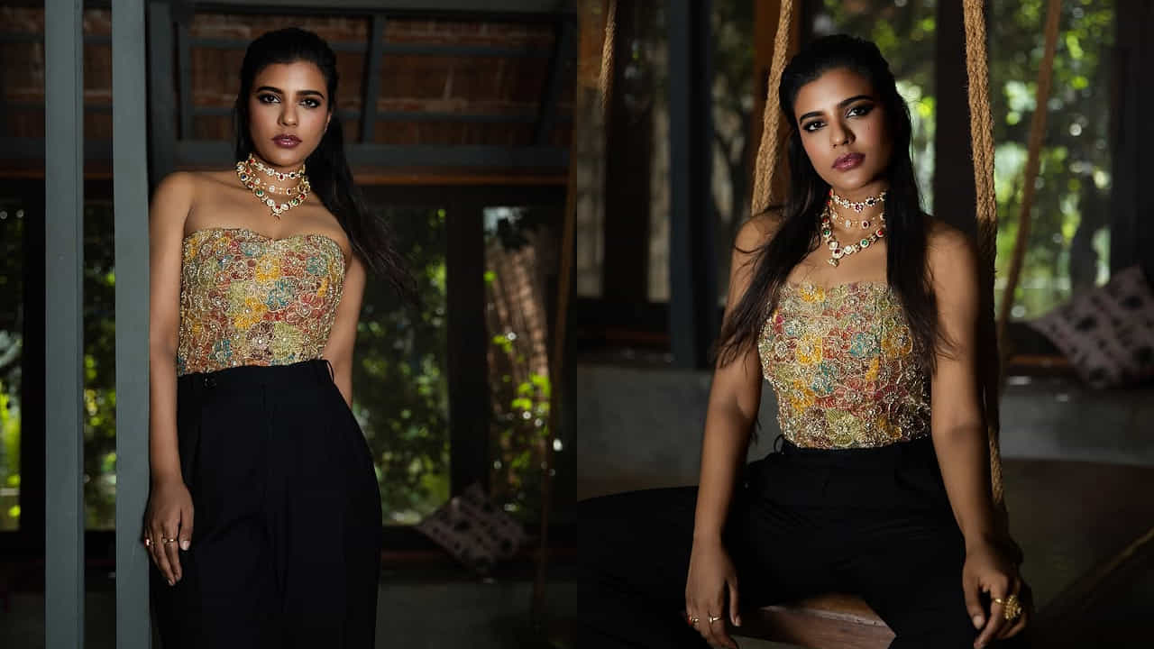 బ్యూటీ ఐశ్వర్యా రాజేష్ గురించి ప్రత్యేకంగా చెప్పాల్సిన పని లేదు. ఈ అమ్మడు తెలుగులో వరల్డ్ ఫేమస్ లవ్, కౌసల్య కృష్ణమూర్తి, రిపబ్లిక్, టక్ జగదీష్ వంటి చాలా సినిమాల్లో నటించి మెప్పించి. కానీ అంతగా గుర్తింపు మాత్రం సంపాదించుకోలేకపోయింది. దీంతో అందం ఉన్నా అదృష్టం కలిసిరాని బ్యూటీగా ఉండిపోయింది. కానీ ఊహించని విధంగా ఈ ముద్దుగుమ్మ కెరీర్ మలుపు తిరిగింది.