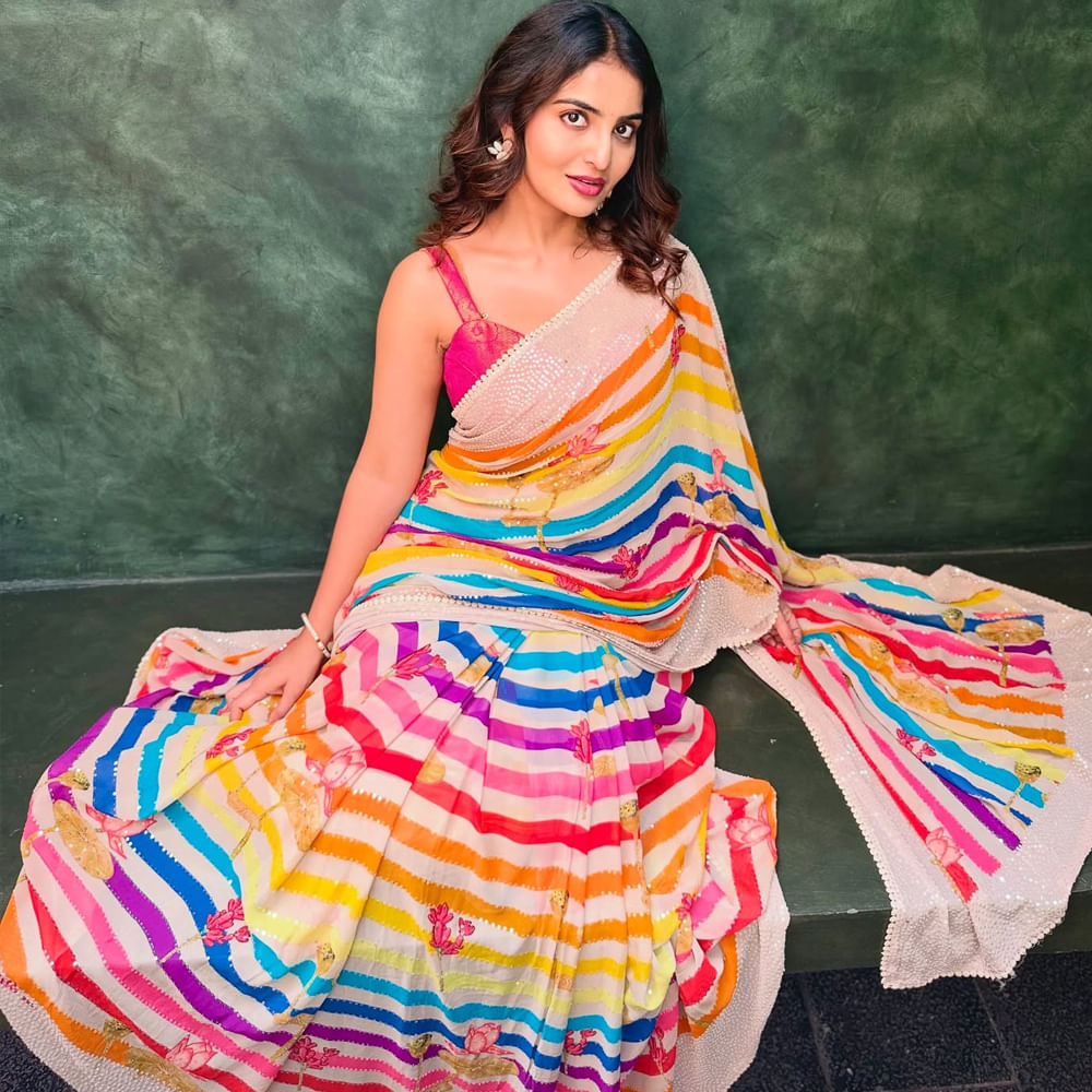 ఆ తర్వాత మ్యాస్ట్రో, ఊర్వశివో రాక్షసివో, శాకుంతం, మళ్లీపెళ్లి, పొట్టేల్, తంత్ర తదితర సినిమాలతో క్రేజీ హీరోయిన్ గా మారిపోయింది.ఇటీవల అనన్య నటించిన శ్రీకాకుళం షెర్లాక్ హోమ్స్ సినిమా కూడా సూపర్ హిట్ గా నిలిచింది. ఇందులో ఆమె పోషించిన పాత్రకు విమర్శకుల ప్రశంసలు దక్కాయి.