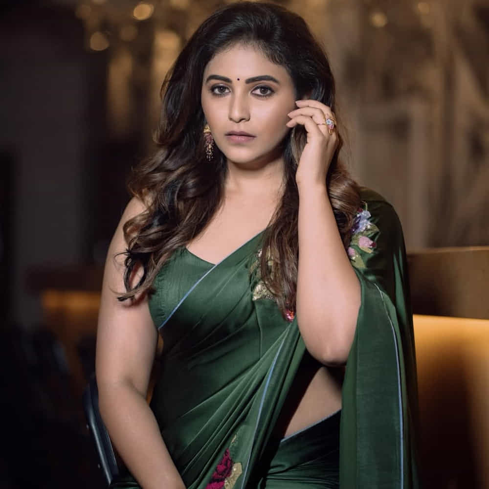 అలాగే పవన్ కళ్యాణ్ నటించిన వకీల్ సాబ్ చిత్రంలో కీలకపాత్ర పోషించింది. అంతకు ముందు సీతమ్మ వాకిట్లో సిరిమల్లె చెట్టు చిత్రంలో సీత పాత్ర కూడా ఆమెకు చాలా ప్రశంసలు , కీర్తిని తెచ్చిపెట్టింది. 2013లో వచ్చిన ఈ సినిమాలో మహేష్ బాబు, వెంకటేశ్ ప్రధాన పాత్రలలో నటించారు.