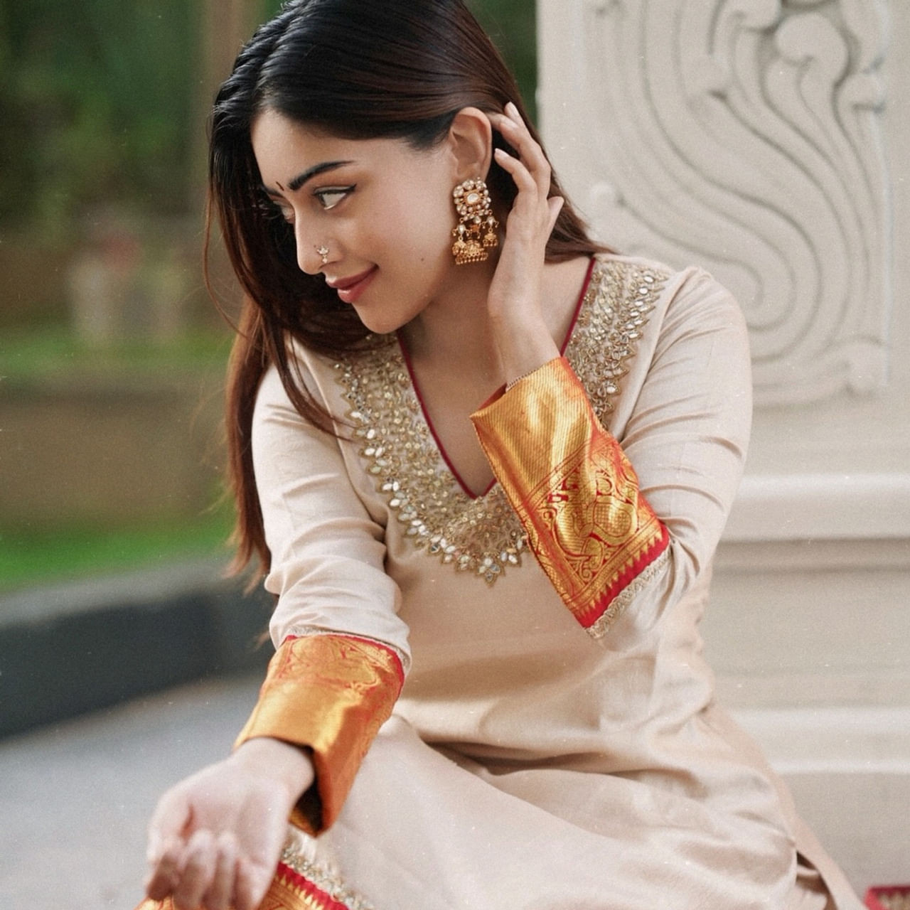 అను ఇమ్మాన్యుయేల్.. ఒకప్పుడు ఊపేసింది ఈ అమ్మడు. తెలుగులో ఈ బ్యూటీ చేసింది కొన్ని సినిమాలే అయినా తన అందంతో కట్టిపడేసింది. , ఈ బ్యూటీ తెలుగు, తమిళం, మలయాళ చిత్రాలలో నటిస్తుంది. ఆమె 1997 మార్చి 28న అమెరికాలో జన్మించింది. టెక్సాస్‌లోని డల్లాస్‌లో పెరిగింది.