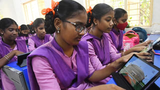 పల్లె వెలుగు బస్సుపై కుప్పకూలిన విద్యుత్ స్తంభం.. రెప్పపాటులో తప్పిన పెను ప్రమాదం..!