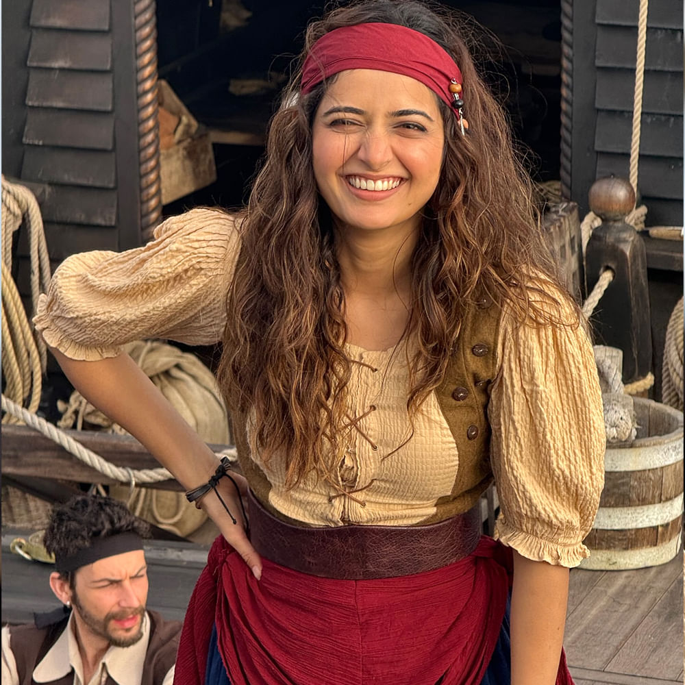 1996లో కర్ణాటకలో పుట్టిన ఆషికా.. కన్నడ సినీరంగంలోకి అడుగుపెట్టింది. కాలేజీ రోజుల్లోనే మిస్ ఫ్రెష్ ఫేస్ పోటీల్లో పాల్గొ రన్నరప్ గా నిలిచింది. అదే పోటీలో ఆమెను చూసిన దర్శకుడు మహేష్ బాబు సినిమాలో ఛాన్స్ ఇచ్చారు. ఆతర్వాత వరుసగా అవకాశాలు అందుకుంది ఈ భామ.