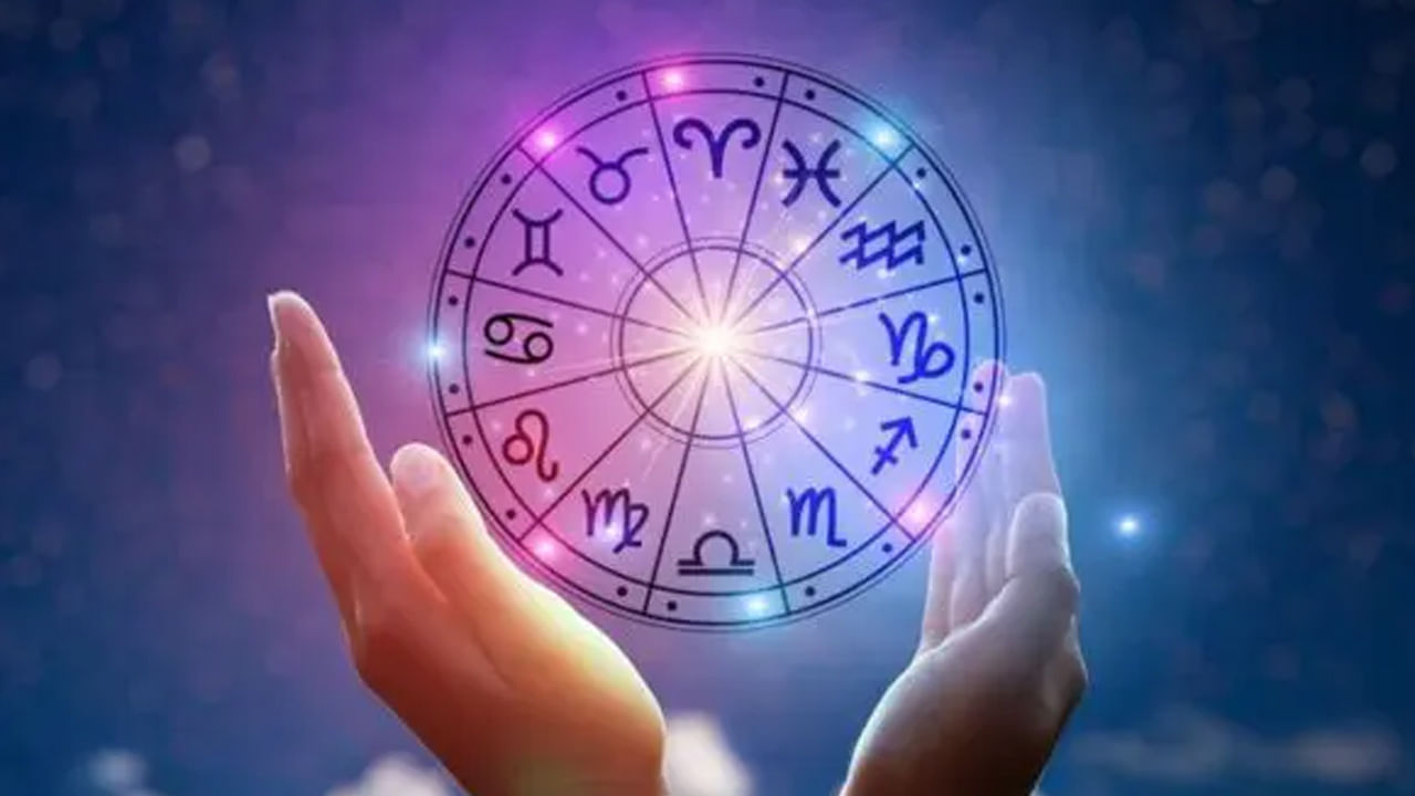  
ఈ సమయంలో చంద్రుడు, బుధుడు , శుక్రుడి శక్తివంతమైన అమరిక కారణంగా ఇతర రాశుల వారు కూడా ప్రయోజనాలను పొందుతారు. (నోట్ : ఈ వార్తలలో ఇవ్వబడిన సమాచారం మత విశ్వాసాలపై ఆధారపడి ఉంది. పాఠకుల ఆసక్తి మేరకు.. పలువురు పండితుల సూచనలు, వారి తెలిపిన అంశాల ఆధారంగా అందించినవి మాత్రమే.. వీటిలో ఎలాంటి శాస్త్రీయ ఆధారాలు లేవని పాఠకులు గమనించాలి. టీవీ9 తెలుగు దీనిని ధృవీకరించలేదు.)