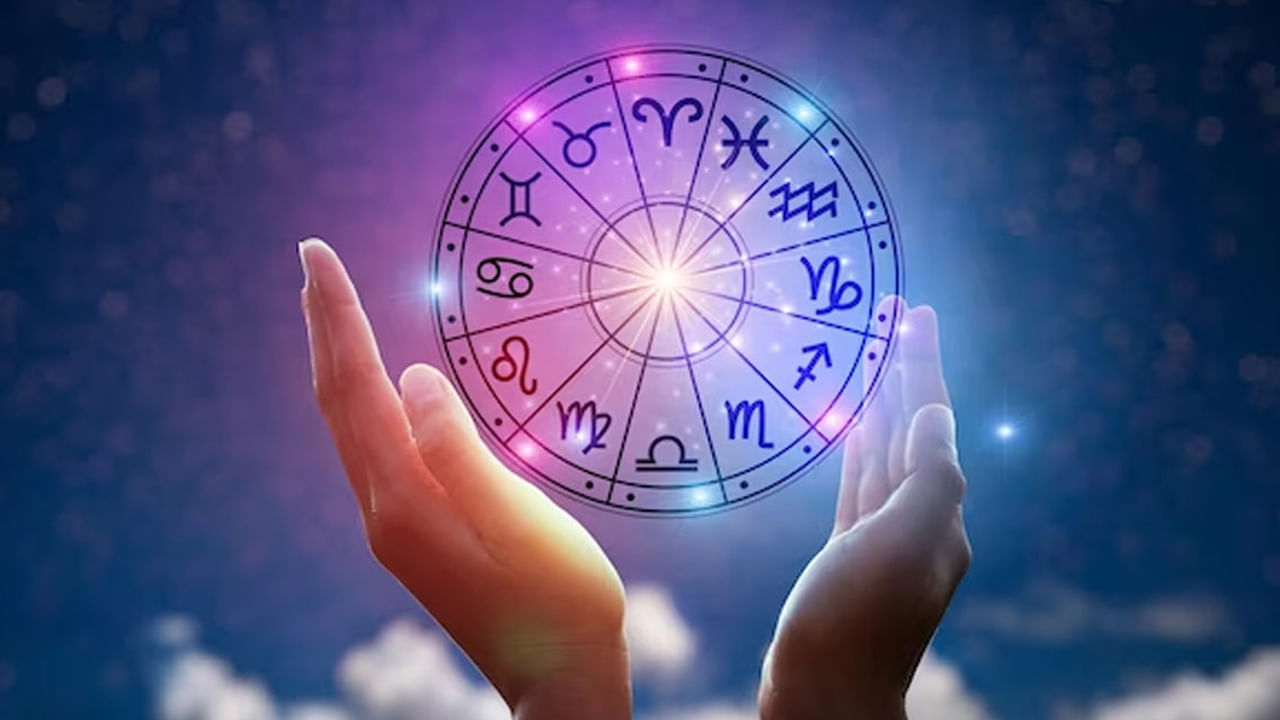 దృక్ పంచాంగం ప్రకారం ఈ సంవత్సరం అక్టోబర్ 17, 2025న మధ్యాహ్నం 1:55 గంటలకు సూర్యుడు తులారాశిలోకి ప్రవేశిస్తాడు. సూర్యుని రాశి మార్పు 12 రాశులపైనా ప్రభావం చూపుతుంది. ఇది మాత్రమే కాదు మొత్తం దేశం, ప్రపంచం కూడా సూర్యుని రాశి మార్పు ద్వారా ప్రభావితమవుతుంది. అయితే  సూర్యుడు తులారాశిలోకి వచ్చిన తర్వాత ఐదు రాశులకు చెందిన వారి అదృష్టం బంగారంలా ప్రకాశిస్తుంది. ఈ అదృష్ట రాశులు ఏవో తెలుసుకుందాం.
