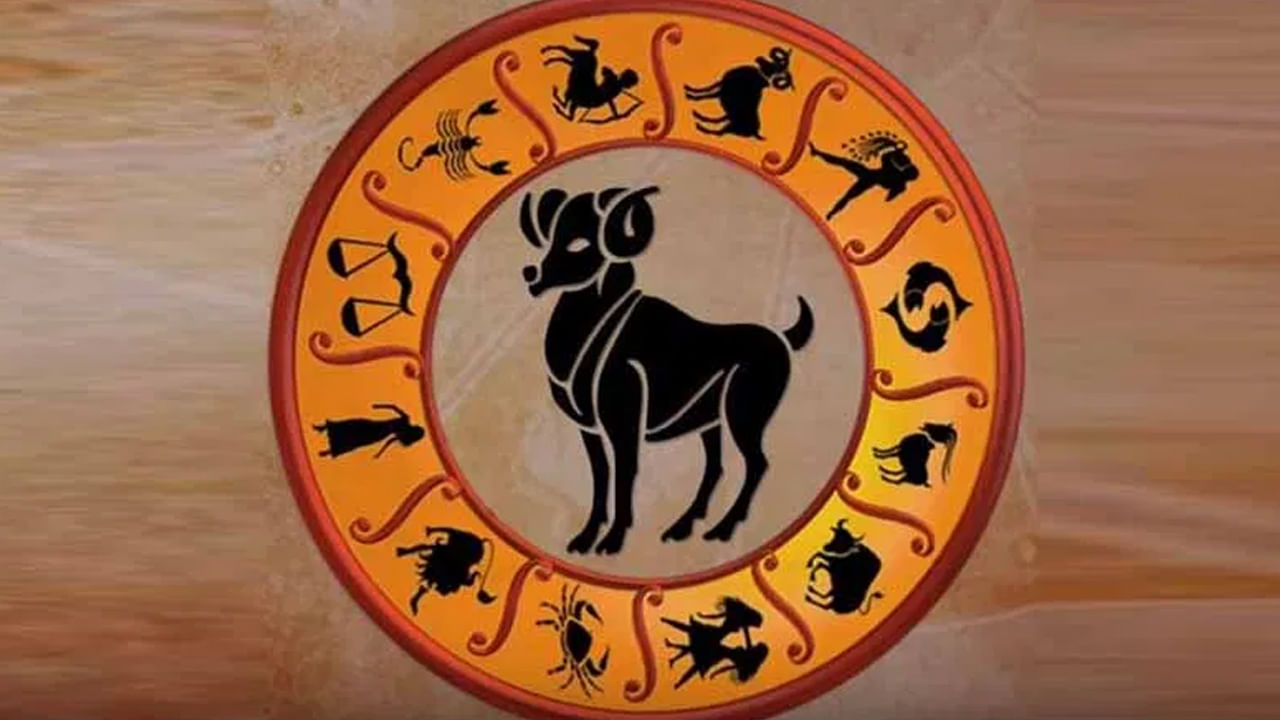 మేష రాశి : మేష రాశి వారికి పట్టిందల్లా బంగారమే కానుంది. వీరికి రాహు సంచారం వలన అద్భుతమైన ప్రయోజనాలు చేకూరనున్నాయి, ఖర్చుల ఇంట్లోకి శని సంచారం వలన ఖర్చులు కాస్త తగ్గిపోతాయి. కానీ ఆదాయం మాత్రం విపరీతంగా పెరుగుతుంది. అంతే కాకుండా గతంలో పెట్టిన పెట్టుబడుల నుంచి  అత్యధిక లాభాలు అందుకుంటారు ఈ రాశి వారు.