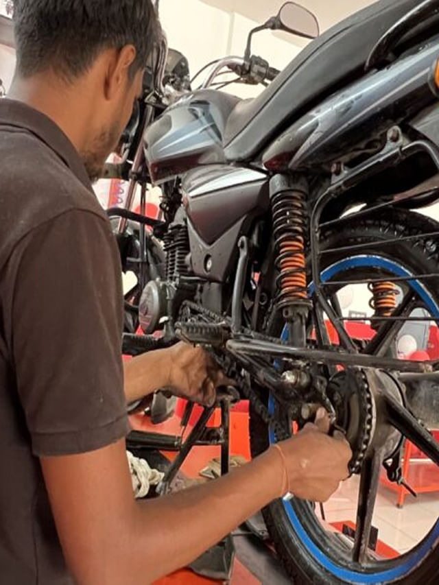 బైక్‌కు ఎన్ని కిలోమీటర్ల తర్వాత సర్వీసింగ్‌ చేయిస్తే మంచిది?