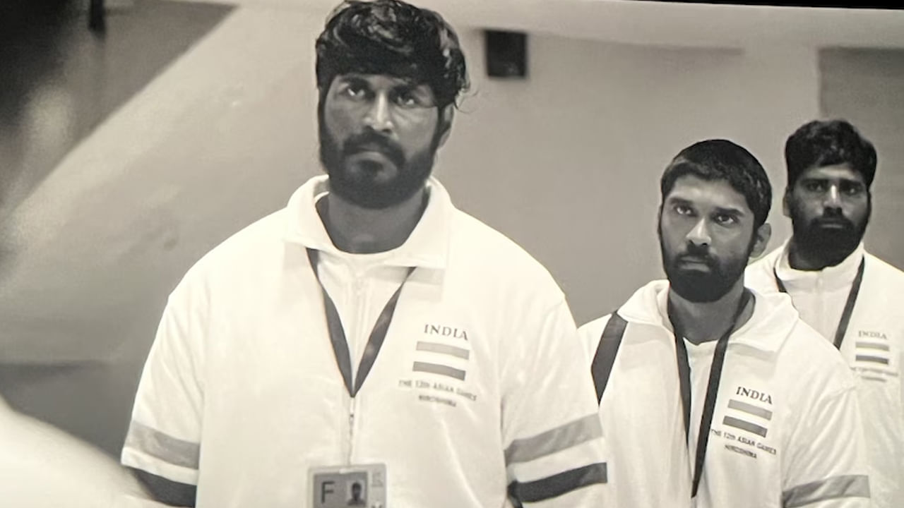 Bision Movie: ఒకప్పుడు కబడ్డీ జెర్సీ కొనడానికి డబ్బు లేదు.. తెలుగు టైటన్స్ స్టార్ ప్లేయర్.. బైసన్ సినిమాలో నటించిన ఇతడిని గుర్తుపట్టారా.. ?