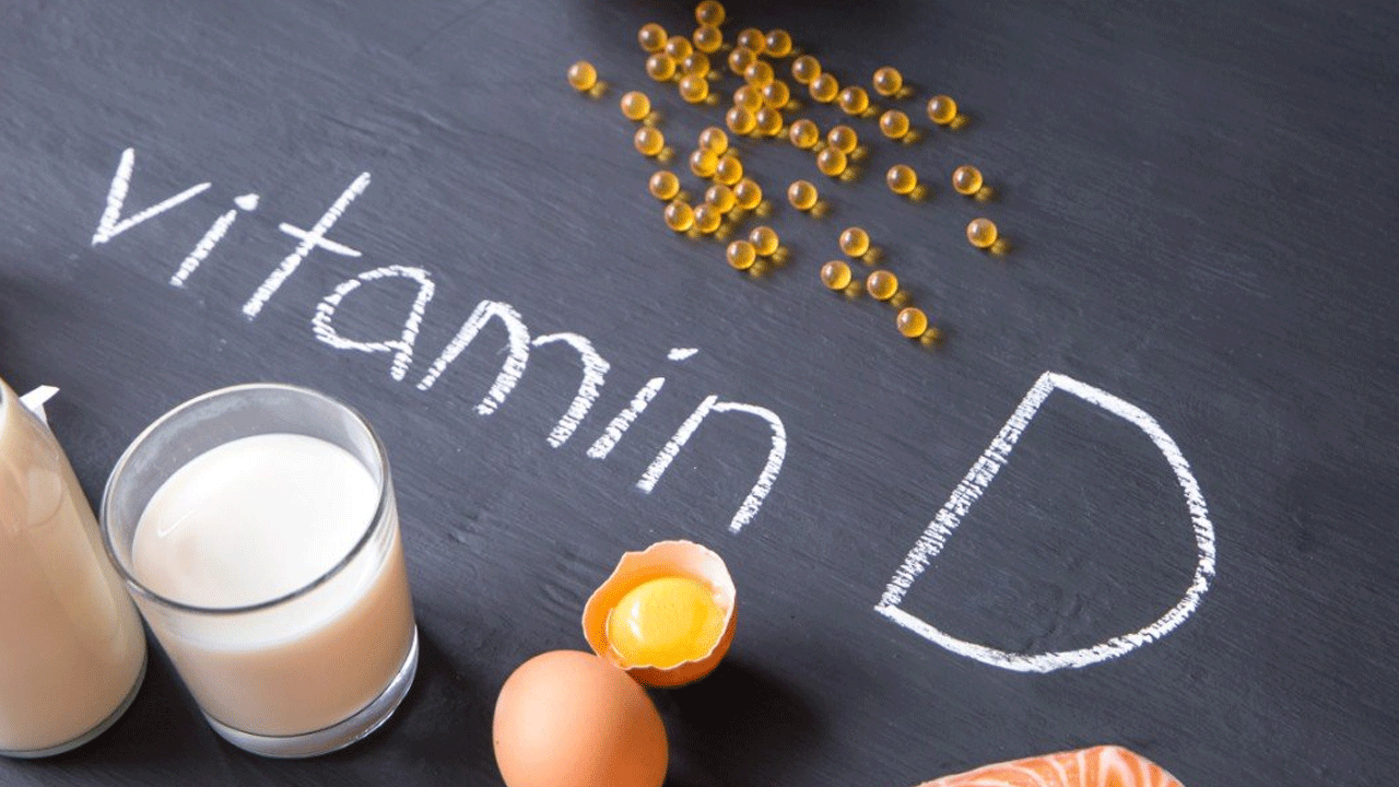 మన ఎముకలు, కండరాల ఆరోగ్యానికి విటమిన్ డి ఒక ముఖ్యమైన పోషకం.మన శరీరంలో విటమిన్ డి శాతం తగ్గిపోతే మనం అనేక ఆరోగ్య సమస్యలను ఎదుర్కోవలసి ఉంటుంది. ముఖ్యంగా ఈ లోపం వల్ల అలసట, మానసిక స్థితిలో మార్పులు, జుట్టు రాలడం, ఆకలి లేకపోవడం వంటి అనేక సమస్యలు వాస్తాయి.