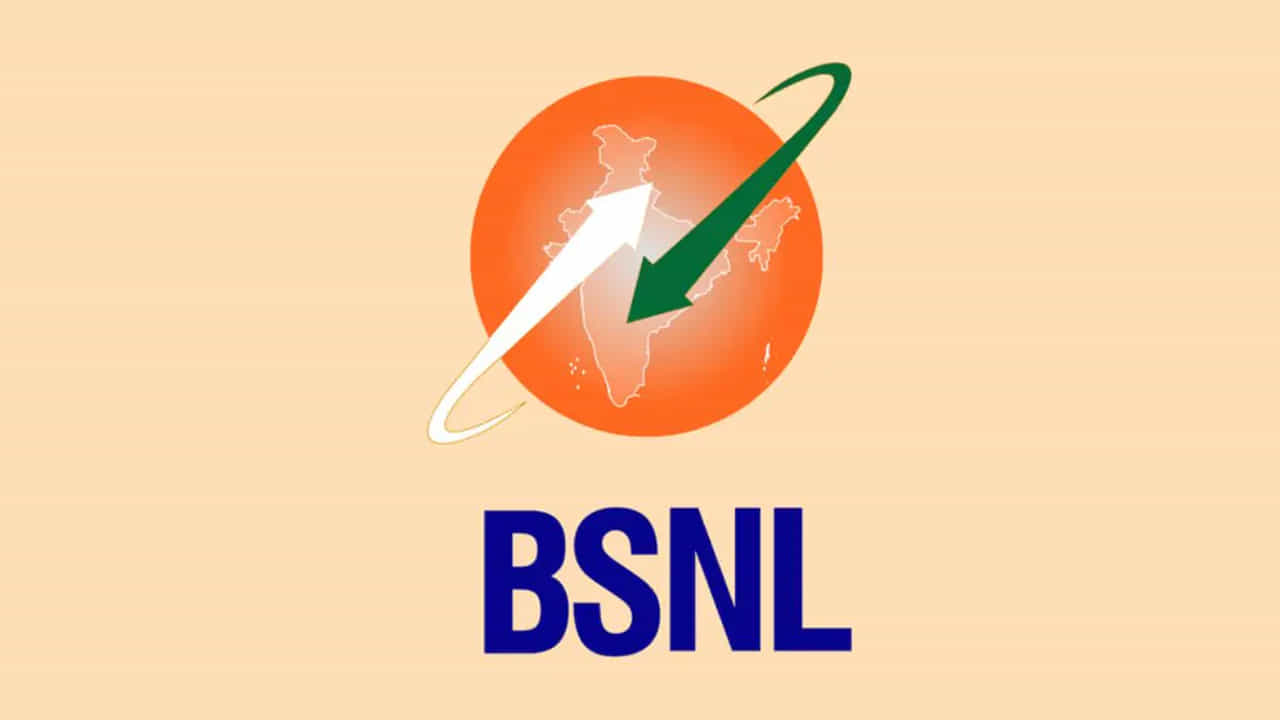 BSNL: ప్రభుత్వ యాజమాన్యంలోని టెలికాం సంస్థ బీఎస్ఎన్ఎల్ ఇటీవల 4G సేవలను ప్రారంభించింది. బీఎస్ఎన్ఎల్ 4G నెట్వర్క్ స్వదేశీ సాంకేతికతపై నిర్మించింది. భారతదేశం ఇప్పుడు 4G సాఫ్ట్వేర్, హార్డ్వేర్ను దేశీయంగా అభివృద్ధి చేయగల దేశాల జాబితాలో భాగం. కంపెనీ త్వరలో తన 5G సేవలను ప్రారంభించవచ్చని చెబుతున్నారు.