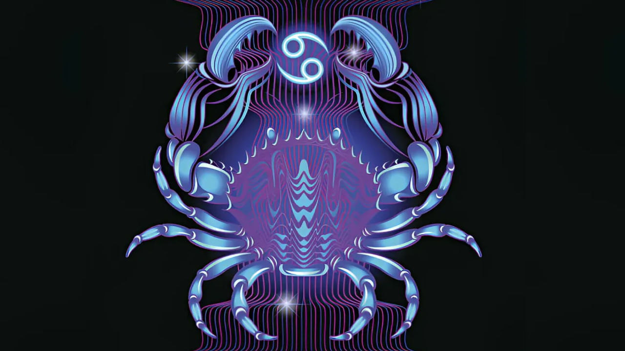 దీపావళి నాడు కనిపించే ఈ 5 రాజయోగాలు కర్కాటక రాశి వారి లగ్న ఇంట్లో గణనీయమైన మార్పును సృష్టిస్తాయి. అదే సమయంలో, ఇది మీ జాతకంలోని రెండవ ఇంట్లో కాలకృతి యోగాన్ని కూడా సృష్టిస్తుంది. కర్కాటక రాశి వారి ఈ యోగాలు ఉన్నత పదవులను మరియు గౌరవాన్ని తెస్తాయి. అంటే, ఇది వృత్తి జీవితంలో మరియు వైవాహిక జీవితంలో మీ అభిప్రాయాలు మరియు నిర్ణయాలకు విలువ మరియు గౌరవాన్ని తెస్తుంది. ఈ కాలంలో, మీరు కార్యాలయంలో ఉన్నత స్థానాన్ని ఆక్రమించే అవకాశం పొందుతారు. వ్యాపారం విజయవంతమవుతుంది మరియు మీకు తగినంత ఆదాయం లభిస్తుంది. వ్యాపారం నుండి వచ్చే ఆదాయాన్ని సరిగ్గా పెట్టుబడి పెట్టడానికి మరియు ఊహించిన దానికంటే ఎక్కువ లాభం పొందే అవకాశం కూడా ఉంది. నవపంచ రాజయోగం యొక్క ప్రయోజనాలు మీ వైవాహిక జీవితంలో ఆనందాన్ని తెస్తాయి. గత కొన్ని రోజులుగా అనుభవించిన మానసిక వేదనకు ఇది ముగింపు పలుకుతుంది. ఇది మీ వృత్తి జీవితంలో కొత్త ఒప్పందాలు మరియు పెద్ద ఆర్డర్‌లను పూర్తి చేసే అవకాశాన్ని కూడా ఇస్తుంది.