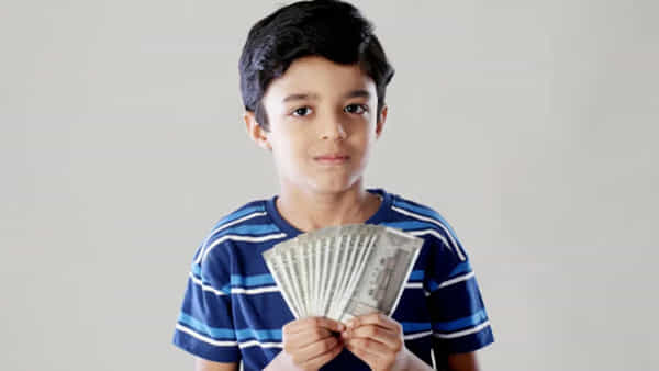 Tax Rules: మైనర్ పిల్లల ఆదాయంపై పన్ను ఎవరు చెల్లించాలి..? నిబంధనలు ఏమిటి?