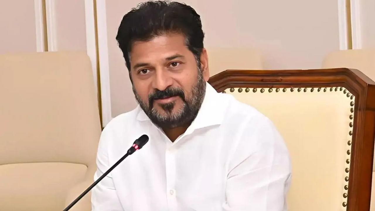 CM Revanth Reddy: సినీ కార్మికుల కోసం రూ.10 కోట్లు డిపాజిట్ చేస్తాం.. సీఎం రేవంత్ రెడ్డి..