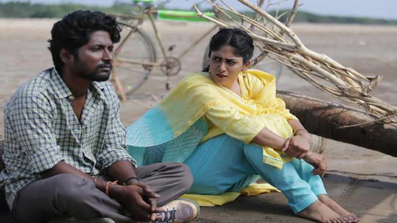 గౌతమ్ తిన్ననూరి దర్శకత్వం వహించిన తొలి చిత్రం 'మళ్లీ రావా'. ఈ చిత్రం కార్తీక్, అంజలి అనే చిన్ననాటి ప్రేమికుల ప్రేమకథ నేపథ్యంలో తెరకెక్కింది. సుమంత్, ఆకాంక్ష సింగ్ జంటగా నటించిన ఈ చిత్రం అసంపూర్ణ ప్రేమకథ అయినా కూడా ప్రేక్షకుల హృదయాల్లో స్థానం సంపాదించుకుంది.