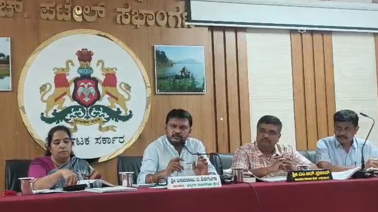 ప్రెగ్నెన్సీ సాకు చూపి సెలవులు తీసుకుంటున్నారు.. మహిళా అధికారిపై కాంగ్రెస్ ఎమ్మెల్యే అనుచిత వ్యాఖ్యలు..