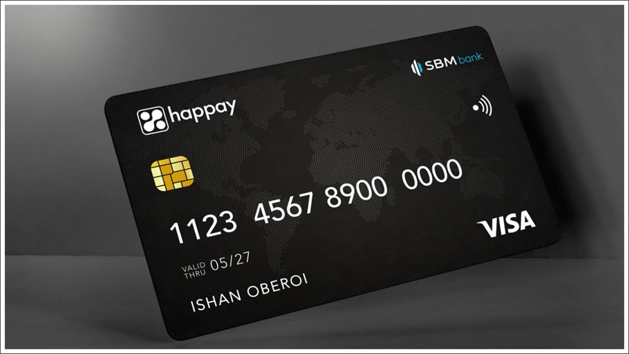 CIBIL Score: ఈ రోజుల్లో చాలా మంది క్రెడిట్ కార్డులను వినియోగిస్తున్నారు. క్రెడిట్ కార్డుల వాడకం పెరిగిపోవడంతో పొరపాట్లు కూడా చేస్తున్నారు కస్టమర్లు. వారు చేసే పొరపాట్ల కారణంగా భవిష్యత్తులో ఇబ్బందులు పడాల్సి ఉంటుంది. రుణ అర్హతకు ముఖ్యమైన సూచిక అయిన మీ క్రెడిట్ స్కోరు, కొన్ని సాధారణ ఆర్థిక తప్పుల కారణంగా 100 పాయింట్ల వరకు తగ్గవచ్చని ఆర్థిక నిపుణులు హెచ్చరిస్తున్నారు.ఈ తప్పులు మీ ఆర్థిక పరిస్థితికి హాని కలిగించవచ్చు. భవిష్యత్తులో రుణం లేదా క్రెడిట్ నిబంధనలను ప్రభావితం చేయవచ్చు.