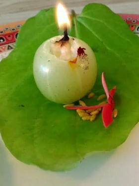 కార్తీక మాసంలో ఉసిరి దీపం ఎందుకు వెలిగిస్తారో తెలుసా?