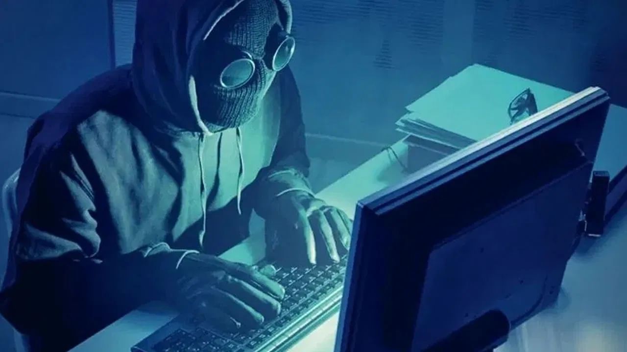 Cyber Fraud: సరికొత్త వాట్సాప్ స్క్రీన్ మిర్రరింగ్ స్కామ్! కాల్ ఎత్తారో ఇక అంతే సంగతి! | What is whatsapp screen mirroring fraud and how to be safe from that