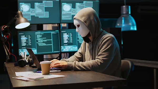 Cyber Fraud: మీరు ఆన్లైన్ ట్రేడింగ్ చేస్తున్నారా? రూ.2.24 కోట్ల మోసాన్ని బయటపెట్టిన పోలీసులు!