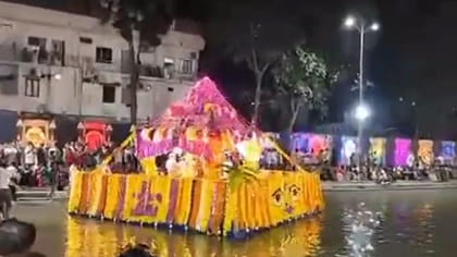 శ్రీశైలంలో ముగిసిన దసరా మహోత్సవాలు.. పుష్కరిణిలో తెప్పోత్సవం