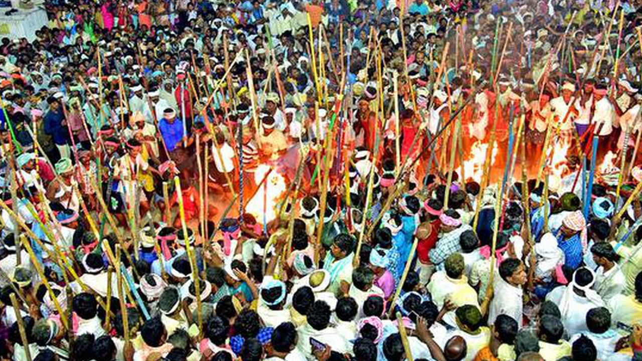 Kurnool: కర్రల సమరానికి దేవరగట్టు సిద్ధం.. ఈ రాత్రే...