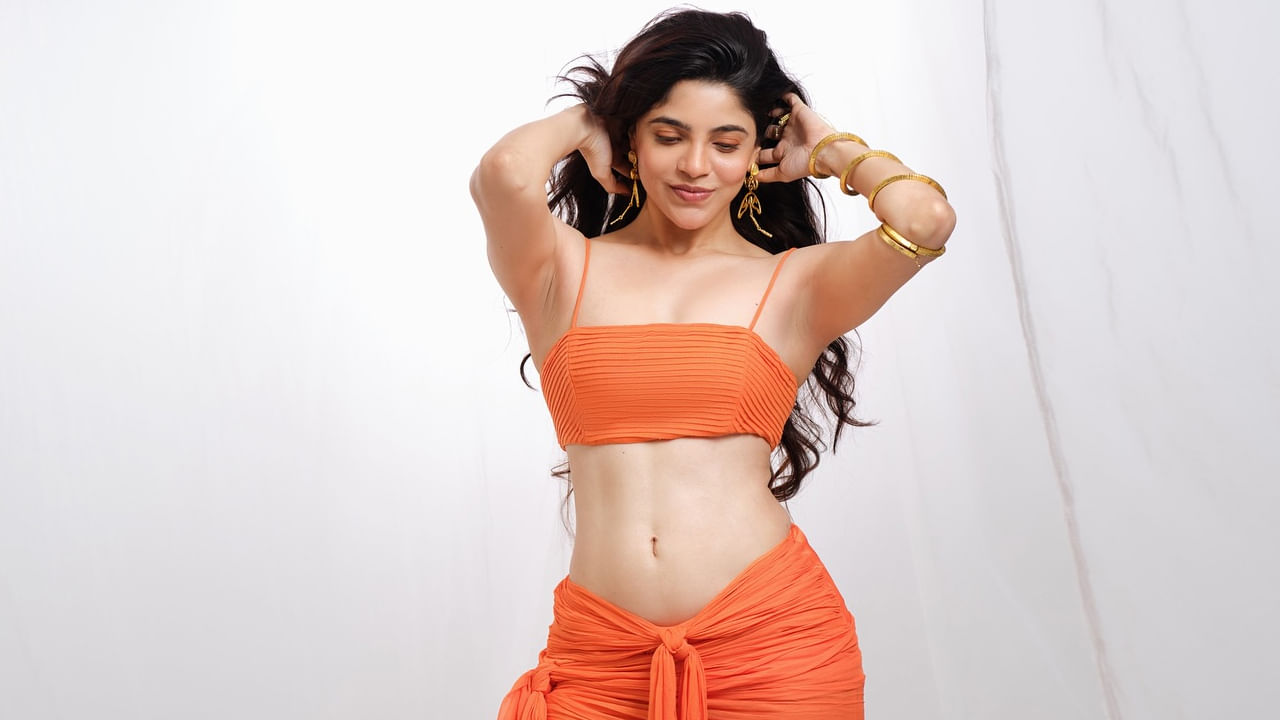 అలాగే అదే 2015 సంవత్సరంలో,  దివ్య భారతి ‘పాపులర్ న్యూ ఫేస్ మోడల్’గా కూడా కిరీటాన్ని పొందింది. ఆ నెక్స్ట్ ‘ప్రిన్సెస్ ఆఫ్ కోయంబత్తూర్ 2016’ టైటిల్‌ను గెలిచింది.