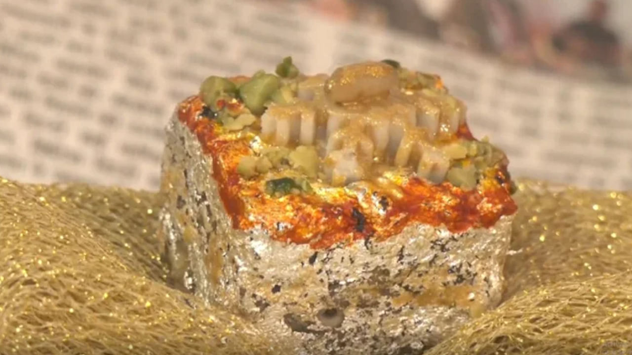 Expensive sweet: ఏండీ.. దీపావళి పండక్కి ఈ స్వీట్ కొంటారా..? కేజీ లక్షా 11 వేలు Expensive sweet: ఏండీ.. దీపావళి పండక్కి ఈ స్వీట్ కొంటారా..? కేజీ లక్షా 11 వేలు