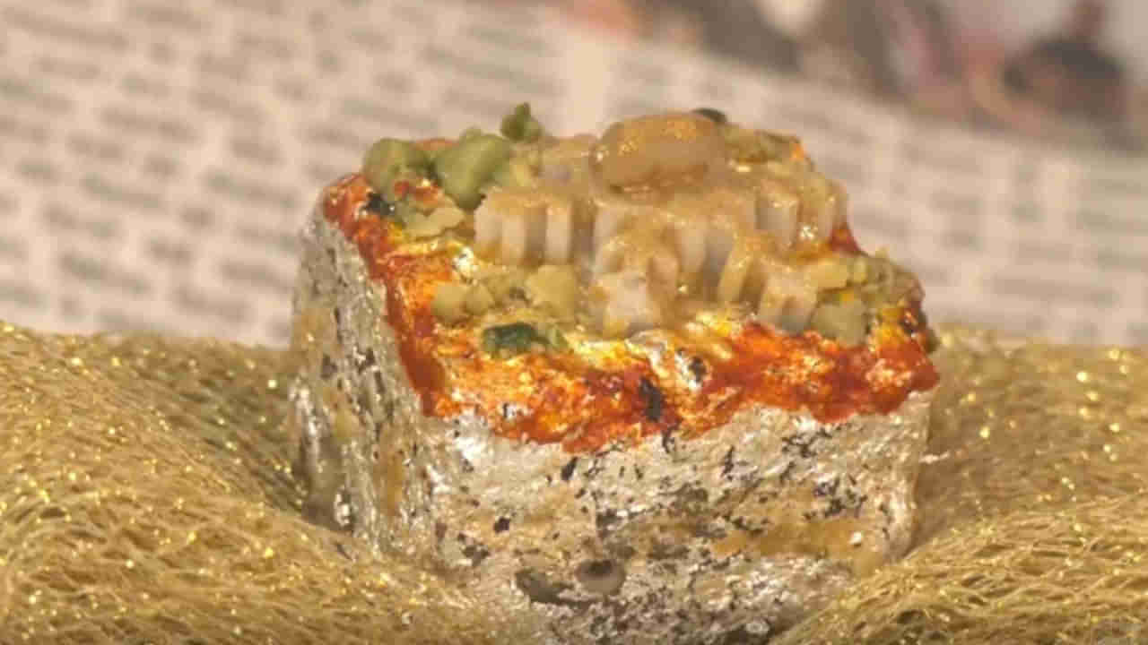 Expensive sweet: ఏండీ.. దీపావళి పండక్కి ఈ స్వీట్ కొంటారా..? కేజీ లక్షా 11 వేలు