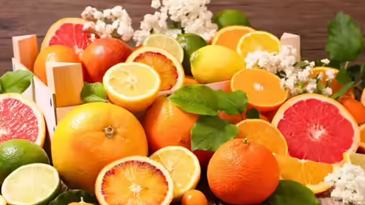 Fatty Liver Diet: తినే ఆహారంలో ఈ 5 పండ్లు చేర్చుకోండి.. ఫ్యాటీ లివర్ సమస్యకు చెక్ పెట్టండి..