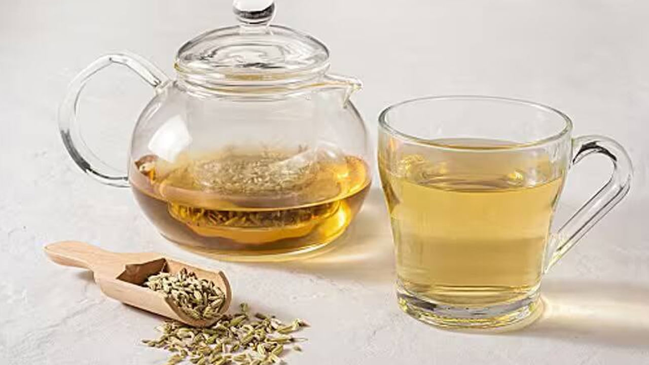 విష పదార్థాలను తొలగిస్తుంది: ఈ సోంపు, జీలకర్ర నీరు మన శరీరం నుండి విష పదార్థాలను బయటకు పంపించడంలో సహాయపడుతుంది. తద్వారా మన కడుపు క్లీన్ ఉండి. మనం ఆరోగ్యంగా ఉంటాం