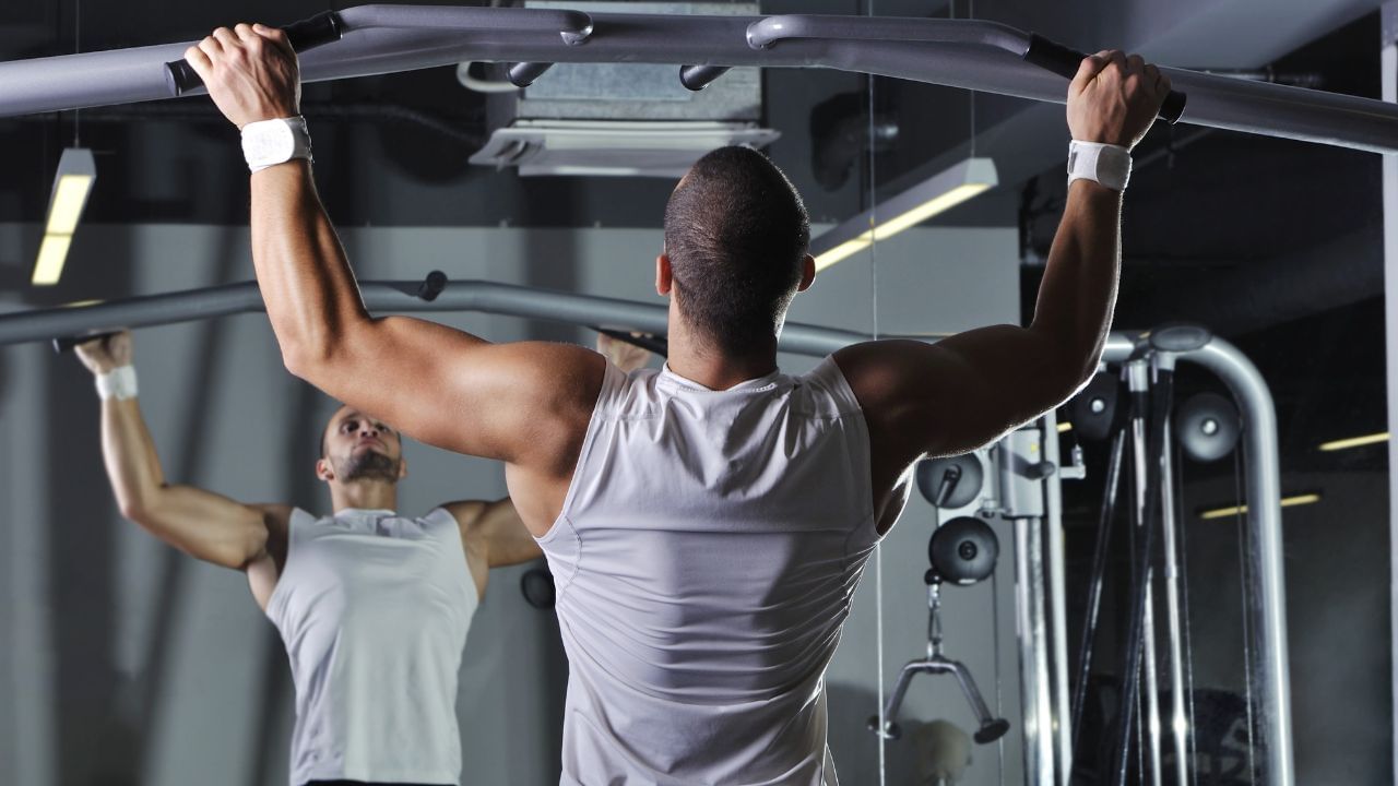 Gym Workouts: జిమ్లో వర్కవుట్స్ చేస్తున్నారా? ఈ విషయాలు తెలుసుకోకపోతే నష్టపోతారు!