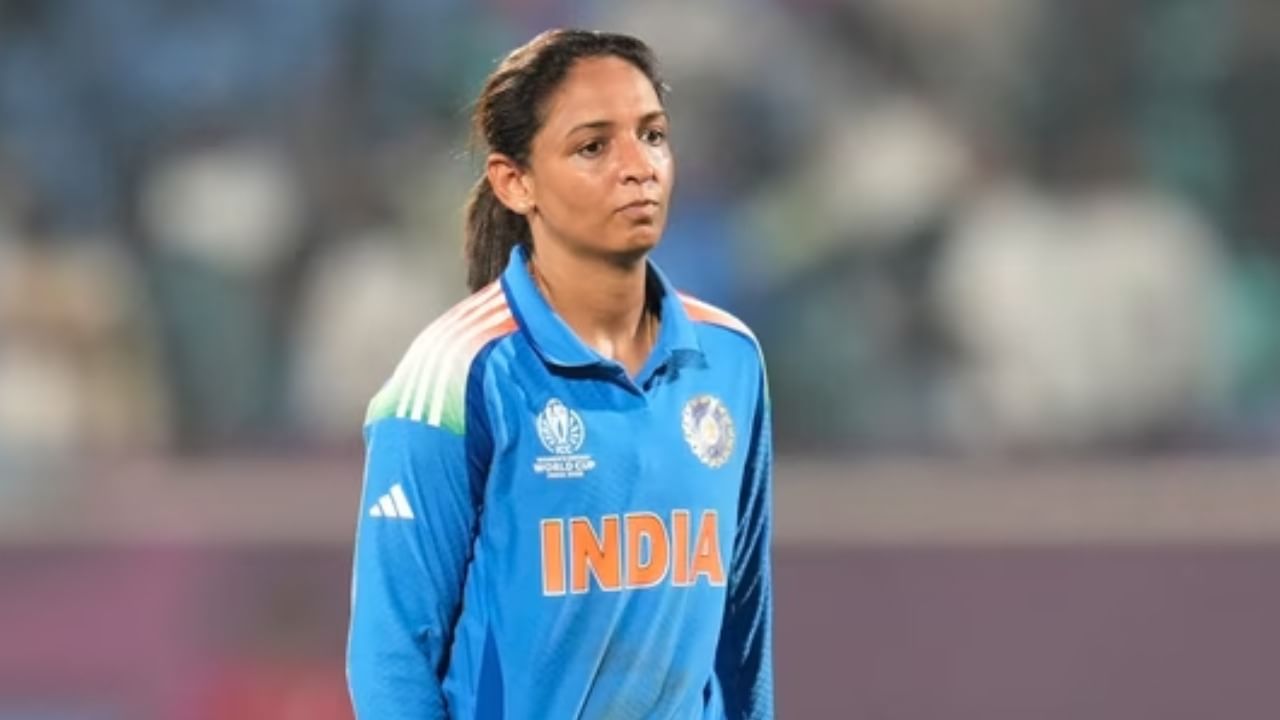 Harmanpreet Kaur : ధోని, కోహ్లీలో హర్మన్‌ప్రీత్ కౌర్ ఫేవరెట్ అతనే.. ఆయనలో నచ్చిన గొప్ప లక్షణం అదేనట