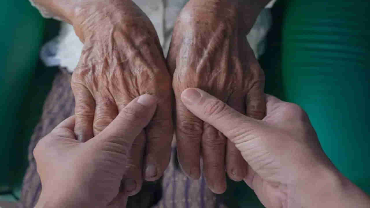 అమ్మబాబోయ్.. ఈ లక్షణాలు కనిపిస్తే శరీరంలో యూరిక్ యాసిడ్ పెరిగినట్లే..