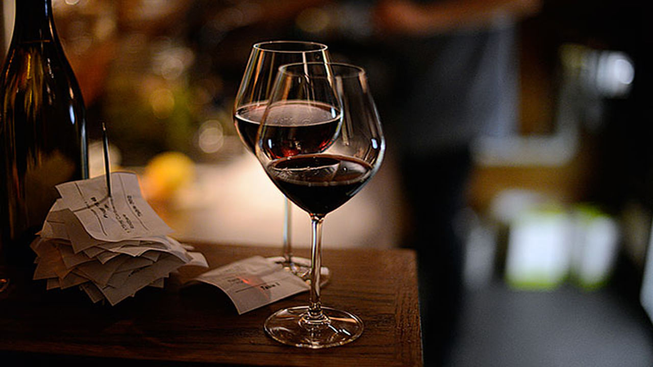 మందు బాబులకు అలర్ట్‌.. మీరు తాగే ఆల్కహాల్‌ తాజాదా? కుళ్లిపోయిందా? ఇలా తెలుసుకోండి..