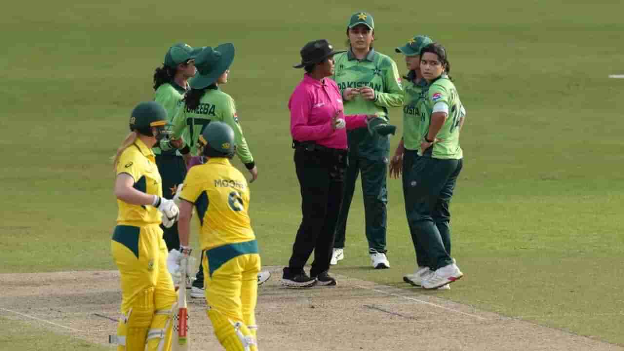 PAK vs AUS : ఛీ వీళ్ల బ్లడ్డే అంత.. తమ తప్పు పెట్టుకుని అంపైర్తో గొడవ..చుట్టుముట్టి బెదిరించిన ఐదుగురు పాక్ ప్లేయర్లు