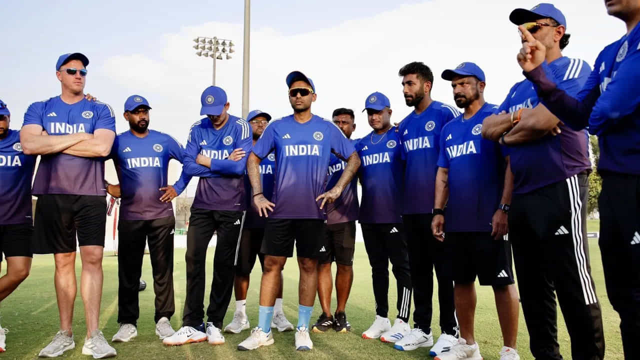 భారత టీ20 జట్టు: సూర్యకుమార్ యాదవ్ (కెప్టెన్), అభిషేక్ శర్మ, శుభమన్ గిల్ (వైస్ కెప్టెన్), తిలక్ వర్మ, నితీష్ కుమార్ రెడ్డి, శివమ్ దూబే, అక్షర్ పటేల్, జితేష్ శర్మ (వికెట్ కీపర్), వరుణ్ చక్రవర్తి, జస్ప్రీత్ సన్ప్రీత్ బుమ్రా, అర్షదీప్ సింగ్, సంజుద్ సింగ్, సంజూద్ సింగ్ (వికెట్ కీపర్), హర్షిత్ రాణా.