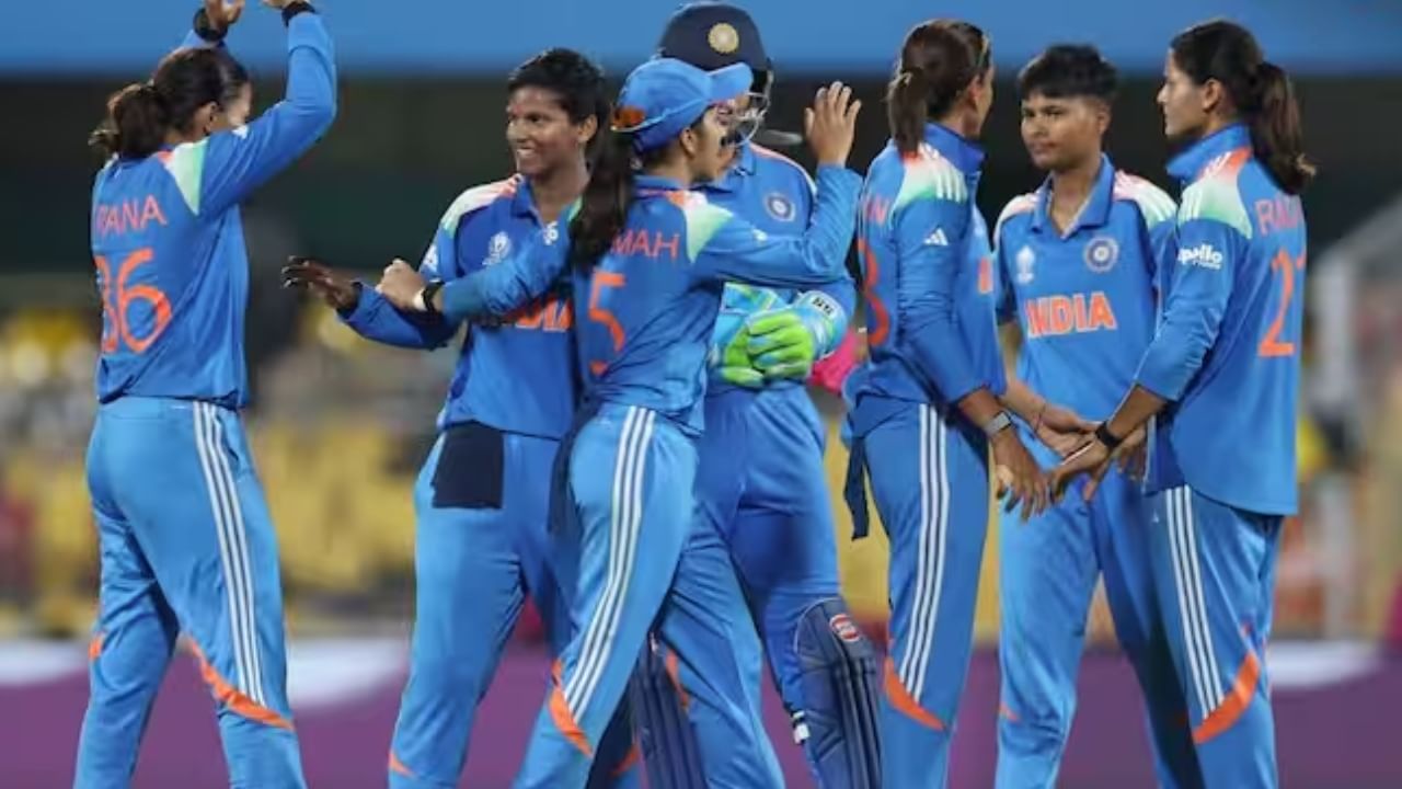 IND VS PAK : భారత్-పాకిస్తాన్ మ్యాచ్‌కు ముందు స్టేడియానికి అనుకోని అతిథి.. ఏం చేద్దామని వచ్చిందో పాపం