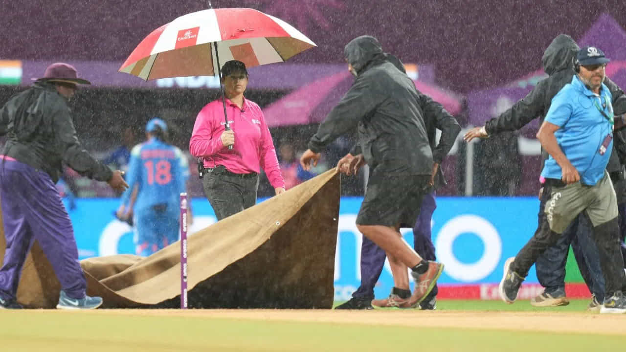 రిజర్వ్ డే రోజున వర్షం కారణంగా భారత్, ఆస్ట్రేలియా మధ్య మ్యాచ్ జరగకపోతే, అది ఆస్ట్రేలియాకు ప్రత్యక్ష ప్రయోజనం చేకూరుస్తుంది. ఎందుకంటే, ఈ టోర్నమెంట్‌లో ఇప్పటివరకు వారు ఒక్క మ్యాచ్ కూడా ఓడిపోలేదు.