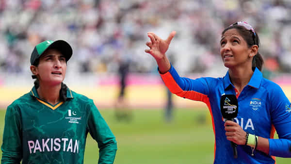 INDW vs PAKW: వరుసగా 4వ సండే పోరుకు సిద్ధం.. టాస్ ఓడిన భారత్..