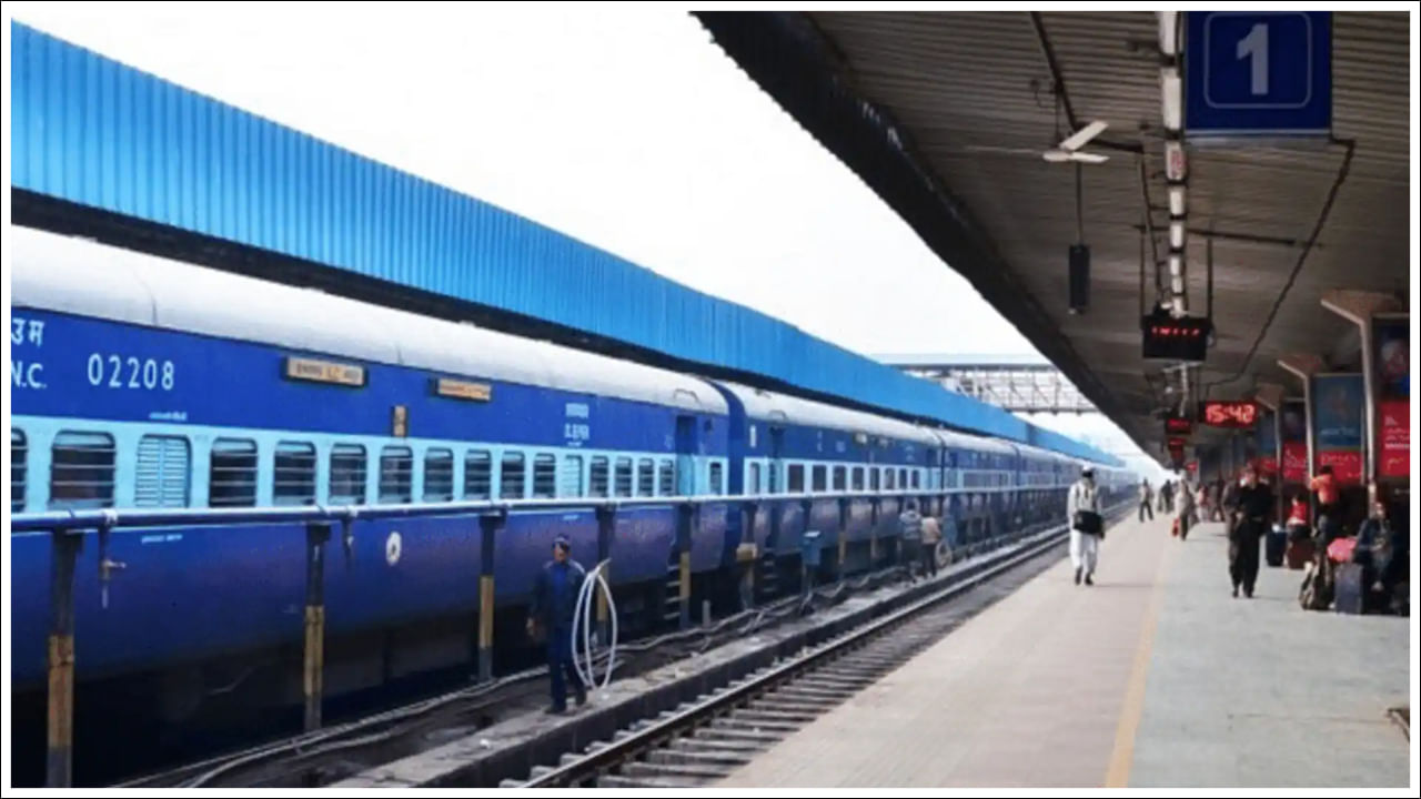  ఈ ఫీచర్ ముఖ్యంగా విద్యార్థులు, ఆఫీసులకు వెళ్లేవారు లేదా నగరాల మధ్య తరచుగా ప్రయాణించే వారికి ప్రయోజనకరంగా ఉంటుంది. ఇప్పుడు, వారి ప్రయాణ ప్రణాళికలు అకస్మాత్తుగా మారితే వారు ఎటువంటి ఒత్తిడి లేకుండా తమ టిక్కెట్లను రీషెడ్యూల్ చేసుకోవచ్చు.