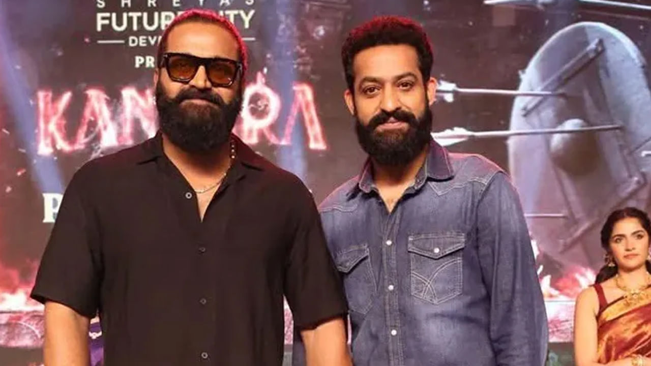 అయితే కథ మొత్తం విన్న  తారక్, మూవీ స్టోరీకి ఫిదా అయిపోయాడంట. కథ చాలా బాగుందని చెప్పాడంట, కానీ మూవీని రిజక్ట్ చేయాల్సి వచ్చిందంట. ఎందుకంటే? అప్పుడే తారక్, రామ్ చరణ్, కాంబోలో ఆర్ ఆర్ ఆర్ సినిమా తెరకెక్కుతుంది. అయితే ఈ మూవీ షూటింగ్‌లో బిజీగా ఉండటం, ఆ తర్వాత దేవర మూవీ షూటింగ్ కోసం డేట్స్ ఇచ్చేయడంతో, డేట్స్ ఖాళీ లేకపోవడం వలన జూనియర్ ఎన్టీఆర్ కాంతారా మూవీని రిజక్ట్ చేశాడంట.