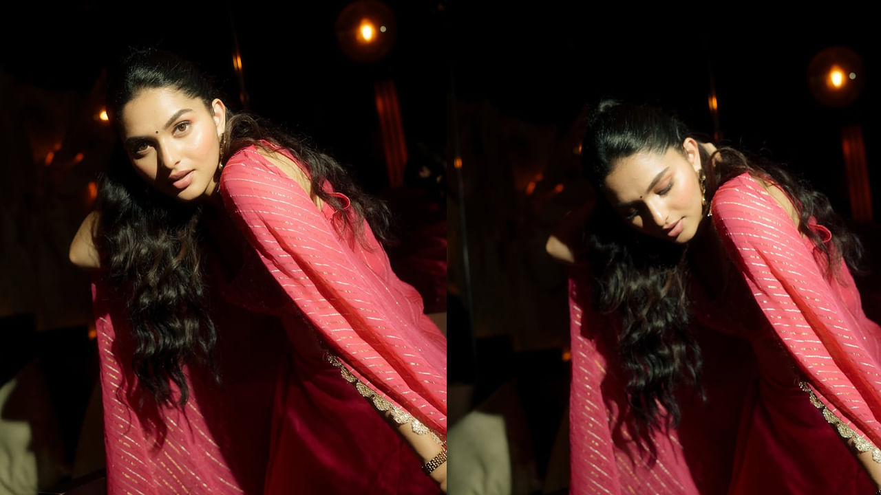 ఇక కాయదు ఎప్పుడూ సోషల్ మీడియాలో చాలా యాక్టివ్గా ఉంటూ , తన అందంతో అందరినీ ఆకట్టుకుంటుంది. ఈ క్రమంలోనే ఈ బ్యూటీ పింక్ కలర్ చుఢీదార్లో తన అంద, చందాలతో అందరి మనసు దోచేస్తుంటుంది.