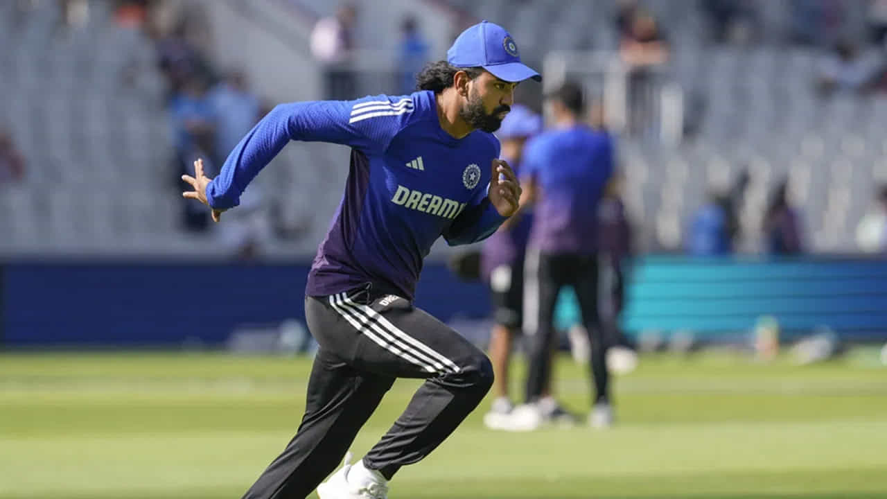 వెస్టిండీస్తో జరిగిన టెస్ట్ సిరీస్లో కేఎల్ రాహుల్ అద్భుతంగా రాణించాడు. ఇప్పుడు ఆస్ట్రేలియా పర్యటనకు బయలుదేరాడు. కానీ, అతని గురించి కొన్ని కీలక వార్తలు వెలువడుతున్నాయి. కేఎల్ రాహుల్ తన ఐపీఎల్ ఫ్రాంచైజీని మార్చబోతున్నట్లు నివేదికలు సూచిస్తున్నాయి.