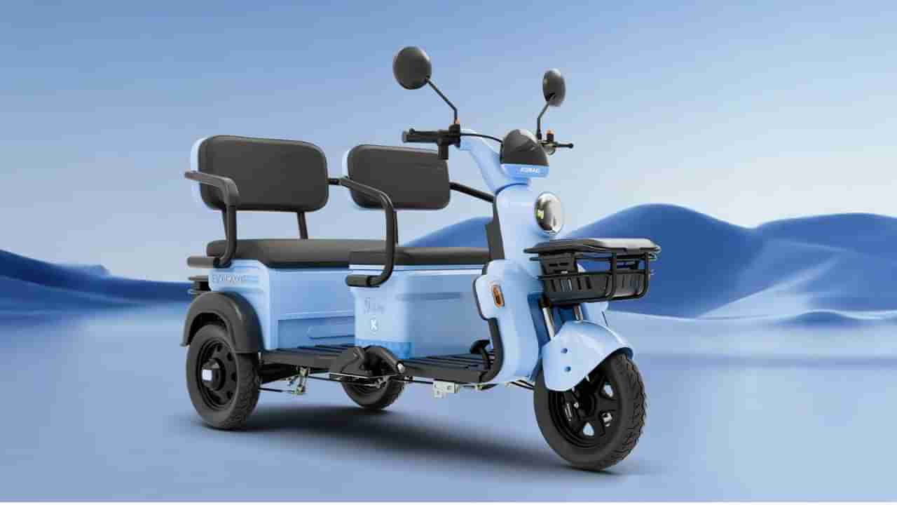 Komaki EV: మార్కెట్లోకి వెరైటీ ఈవీ! ఎలక్ట్రిక్ స్కూటర్పై నలుగురు వెళ్లొచ్చు! ధర కూడా తక్కువే!