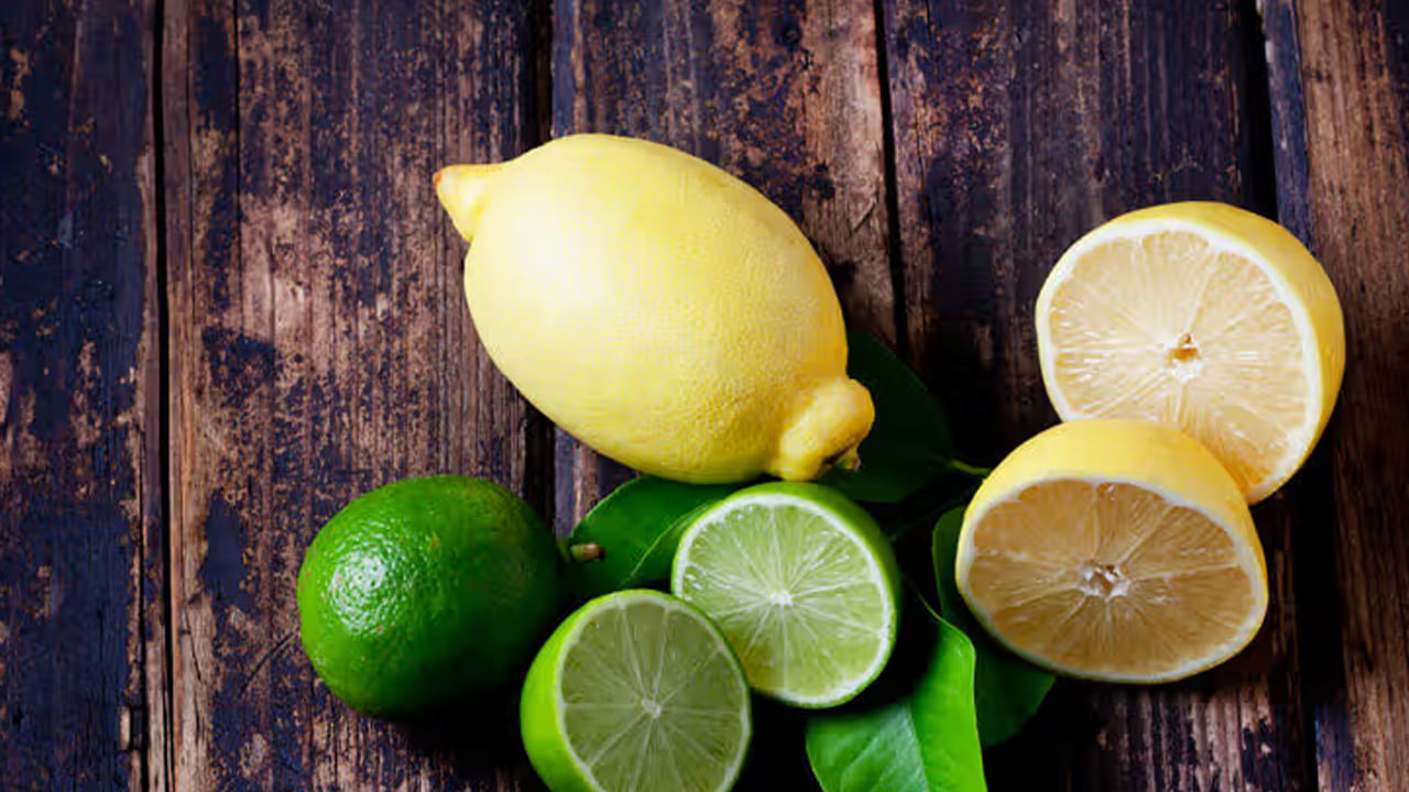 అయితే ఈ రెండు ఆరోగ్యానికి చాలా మంచిదంటున్నారు ఆరోగ్య నిపుణులు. ముఖ్యంగా విటమిన్ సి అత్యధికంగా పసుపు నిమ్మకాయలో ఉంటుంది. అందువలన పసుపు నిమ్మకాయను ఎక్కువగా తీసుకోవడం వలన ఇది రోగనిరోధక శక్తిని పెంచుతుంది.