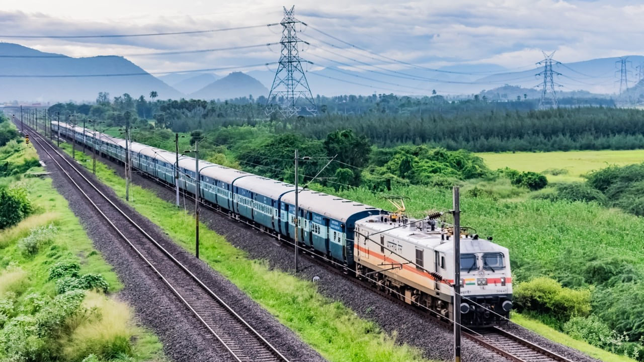  ఉదాహరణకు, ఒక స్టేషన్ సమీపిస్తుంటే అసిస్టెంట్ పైలట్ మొదట వారికి తెలియజేస్తాడు. ఆపై పైలట్ దానిని ధృవీకరిస్తాడు. ఇది ఏవైనా తప్పులు జరిగే అవకాశాన్ని తొలగిస్తుంది.