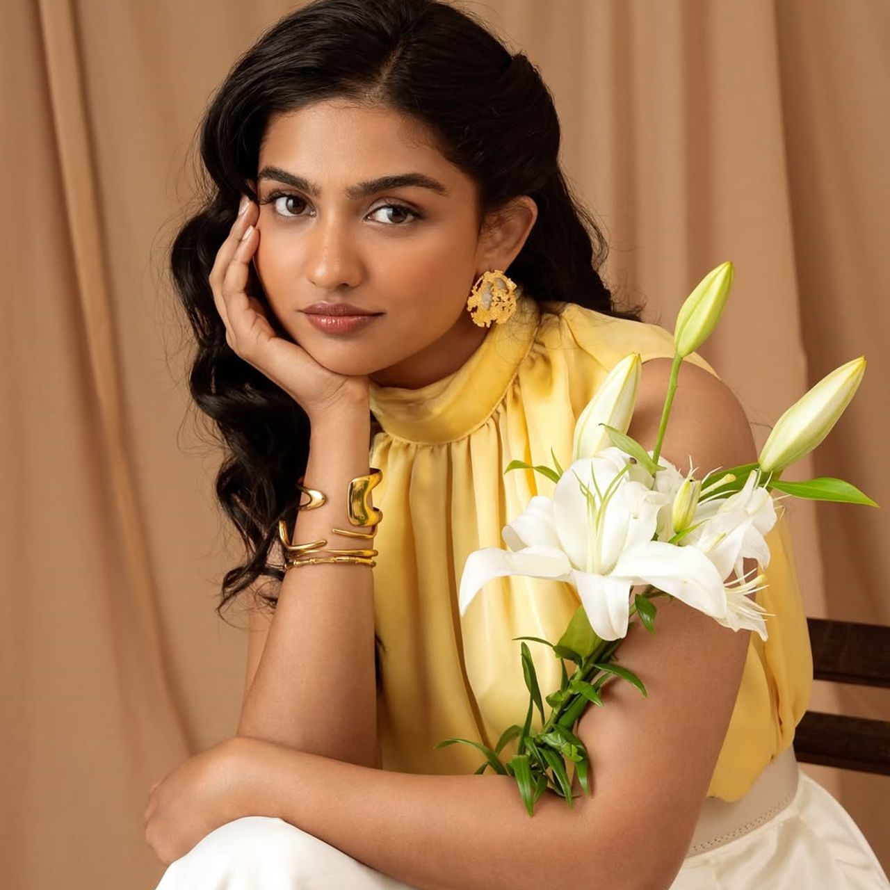 ప్రస్తుతం బాక్సాఫీస్ వద్ద మంచి రెస్పాన్స్ అందుకుంటున్న సినిమాల్లో డ్యూడ్ ఒకటి. లవ్ టుడే, డ్రాగన్ చిత్రాలతో హిట్స్ అందుకున్న హీరో ప్రదీప్ రంగనాథన్ ఇప్పుడు డ్యూడ్ సినిమాతో మరోసారి తెలుగు అడియన్స్ ముందుకు వచ్చారు. అక్టోబర్ 17న విడుదలైన ఈ సినిమాకు మంచి రెస్పాన్స్ వస్తుంది.