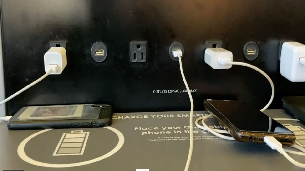 Mobile Charging: పబ్లిక్‌ ప్లేస్‌లలో మీరూ ఫోన్‌ ఛార్జింగ్‌ చేస్తున్నారా? ఐతే మిమ్మల్ని ఎవ్వరూ కాపాడలేరు