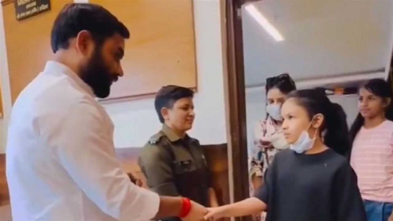 Video: ధోని డాటర్ కెరీర్ గోల్ ఏంటో తెలుసా.. కళ్లు చెదిరే ఆన్సర్‌తో షాకిచ్చిన జీవా..