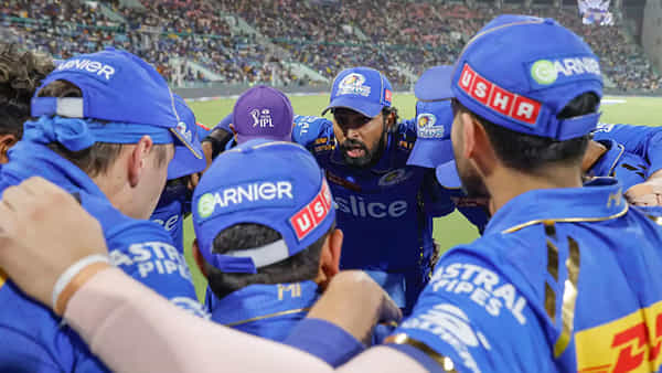 Mumbai Indians: మినీ వేలానికి ముందే ఐదుగురికి షాకివ్వనున్న ముంబై ఇండియన్స్.. లిస్ట్లో రూ. 9 కోట్ల ప్లేయర్